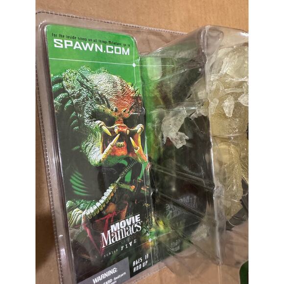 NIB MCFARLANE MOVIE MANIACS SERIES 5 COLLECTOR'S CLUB EXCLUSIVE STEALTH PREDATOR - Picture 3 of 5